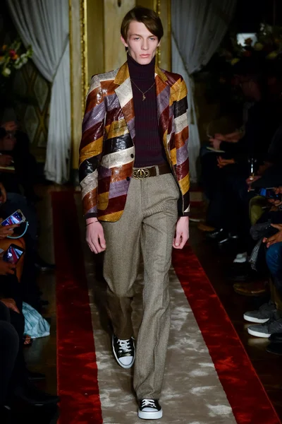 Look 7